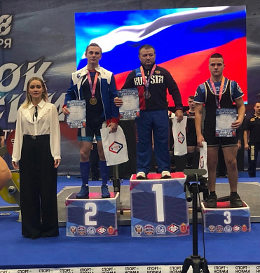 Студент ИГЭУ взял серебро на Кубке России по пауэрлифтингу